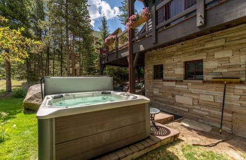 Elk Run House | 390 m² House ∙ 5 bedrooms ∙ 12 guests