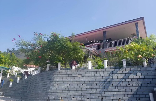Sidhpur Villa | 390 m² Villa ∙ 2 bedrooms ∙ 4 guests