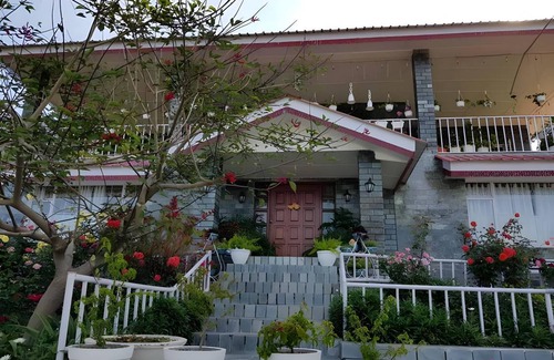 Sidhpur Villa | 390 m² Villa ∙ 2 bedrooms ∙ 4 guests