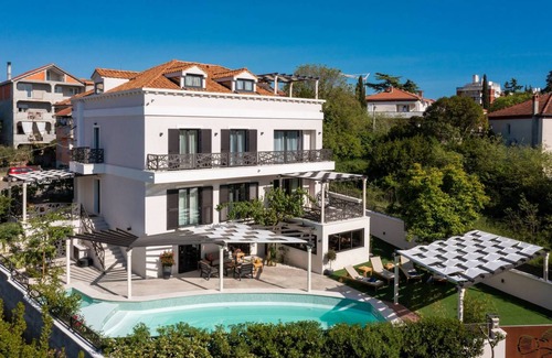 Zadar Villa | 390 m² Villa ∙ 8 bedrooms ∙ 14 guests