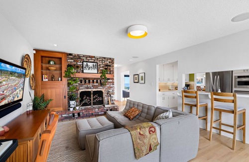 Westside Santa Cruz House | 3977 Cliff House - Available in August!