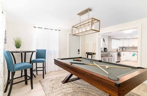 Apollo Beach House | 3B/2BA, oasis backyard/Hot tub, quiet neighborhood, ready for snowbirds too!