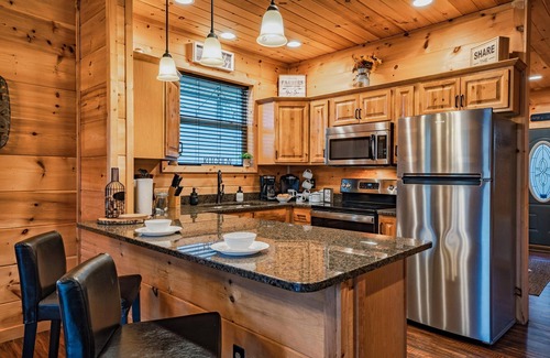 Gatlinburg - Pigeon Forge House | 3B/3B/Hot Tub/Ping Pong/Arcade/Shuffle Board