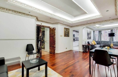Knightsbridge Condo | 3B Apartment Near Harrods in Knightsbridge
