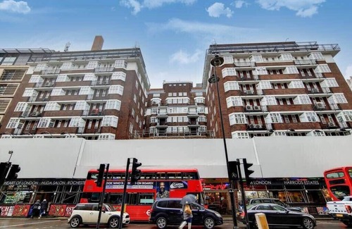 Knightsbridge Condo | 3B Apartment Near Harrods in Knightsbridge