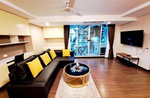 Khlong Toei Nuea House | 3B-Short-term rental allowed-2BRs Downtown Bangkok