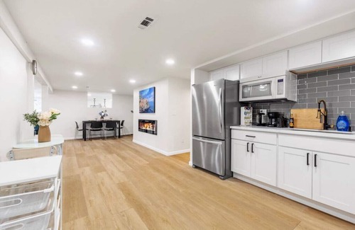 Lakeland South House | 3b1b Lower unit with Waterfront Paradise