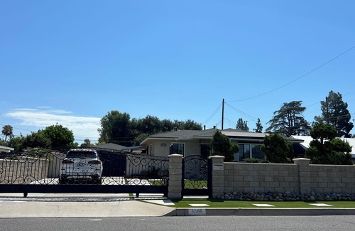 Glendora House | 3B2B House Huge Yard Nice Pool BBQ Grill Fire Pit Beautiful View