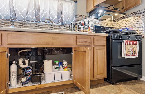 Boulder Hill House | 3bd/1.5bath entire home/Game room/Office/extended stays/FREE Wifi & Parking