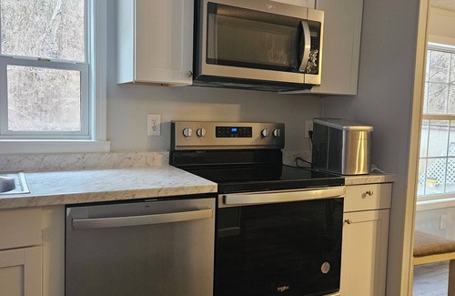 Pembroke House | 3bd/2 bath off 460E. One of two properties 1 mile of each other for large groups