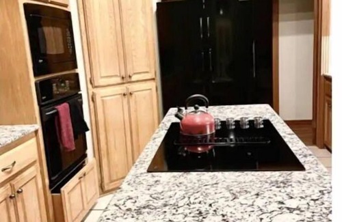 Oklahoma City House | 3BD 2Bath Sleep 8 Tornado shelter Whole home Safe Area