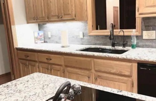 Oklahoma City House | 3BD 2Bath Sleep 8 Tornado shelter Whole home Safe Area