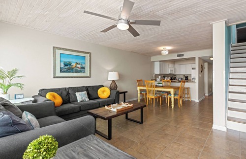 Sunnyside Condo | 3bd/3ba Gulf Front Townhome with Pool, Stunning Gulf Views, Beach Access!