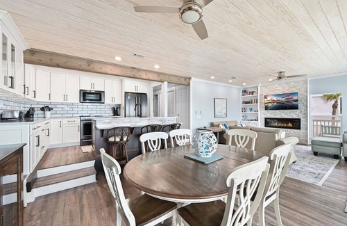 Seagrove Beach Condo | 3BD Beachfront Condo, Beach Service Included
