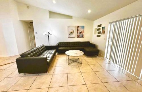 Indian Wells House | 3BD Lakeview House with Pool Dsney