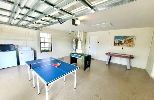 Indian Wells House | 3BD Lakeview House with Pool Dsney