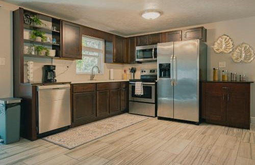 Greater Northdale House | 3bdr 2bth Lake Home close to all