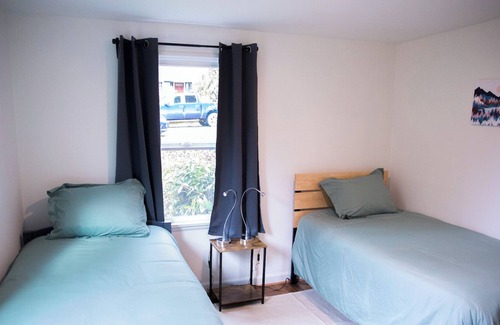 North City House | 3BDR Shoreline Home / Large Yard