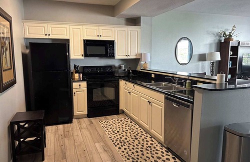 Trailer Estates Apartment | 3bdrm, AMI, Tennis, Pool next to IMG Academy