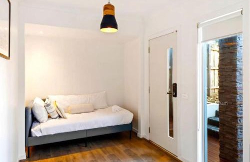 Seaford Apartment | 3Bdrm Beachside Town House with Ocean Views