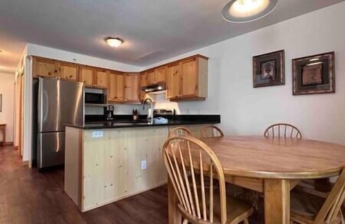 East Kootenay House | 3BDRM Townhouse on Ski Hill/Woodland views
