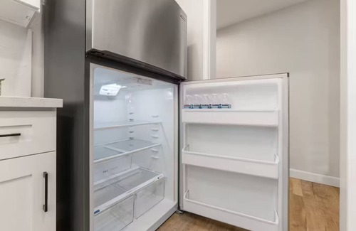Monrovia House | 3Bed 2Ba l DTLA l Hollywood l Disneyland l Free Parking