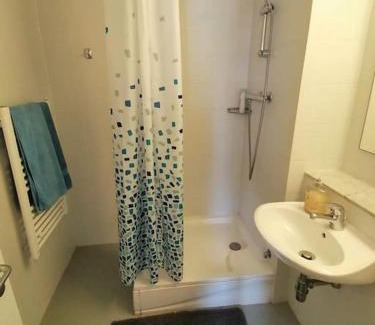 Ringsend Apartment | 3bed 3bath Liffey river view