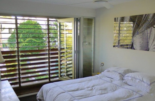 Erskineville House | 3Bed art filled architect designed ,fully Airconditioned, rarely free Townhouse