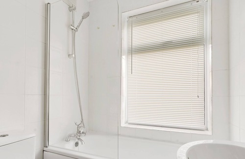 East Wickham House | 3bed Cozy House: Parking + Wifi