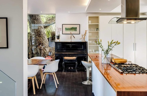 Hout Bay Villa | 3bed Home 4-min to Llandudno Beach Backline Views