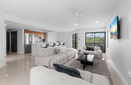 Siesta Key Condo | 3bed on Siesta w/direct beach access!