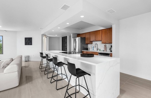 Siesta Key Condo | 3bed on Siesta w/direct beach access!