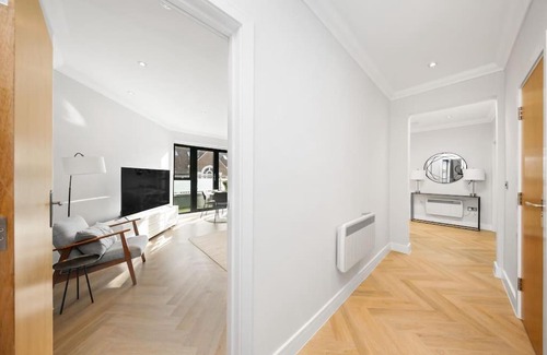 Southfields Apartment | 3bed Penthouse 10min to Wimbledon tennis courts