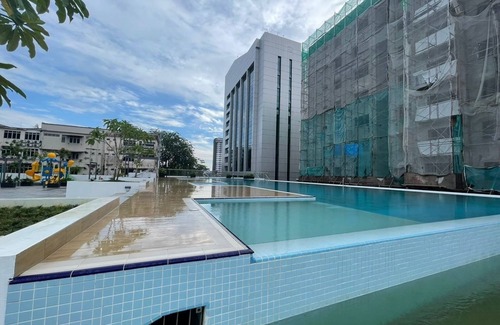 Kuching Apartment | 3bedroom 2bath apartment in fantastic Kuching with WiFi, gym, AC & water heaters