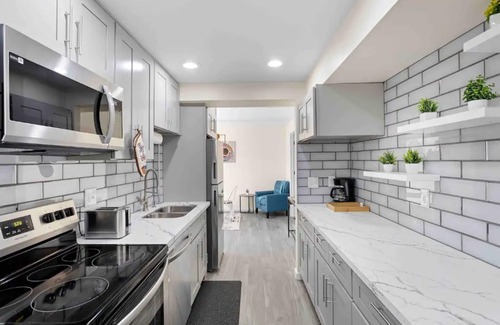 Kent Apartment | 3Bedroom house near downtown Kent