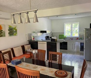 Calodyne Apartment | 3bedroom house, pool & garden!