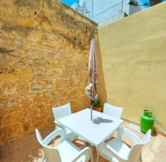 Sliema Apartment | 3bedroom house with yard and roof terrace CZER1-1