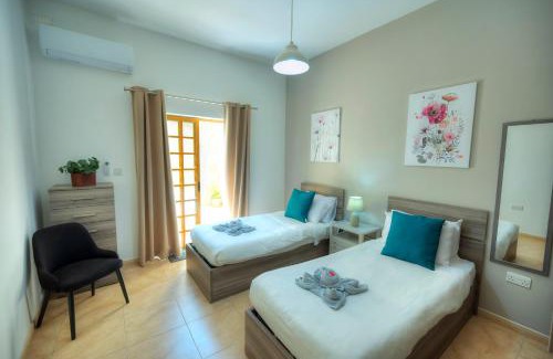 Sliema Apartment | 3bedroom house with yard and roof terrace CZER1-1