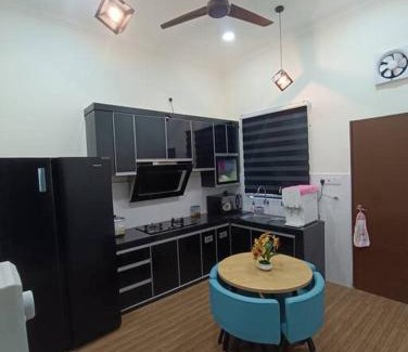 Kampung Beladau Selat House | 3Bedrooms,2Bath, Wifi, Netflix,Toileteries,Aircond