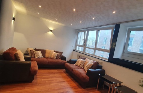 St. Mary's Park Apartment | 3Beds Family Friendly in London with good transport links. Close to Victoria