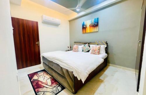 Malviya Nagar Apartment | 3BHK Airport Abode Apartment With Netflix and Prime