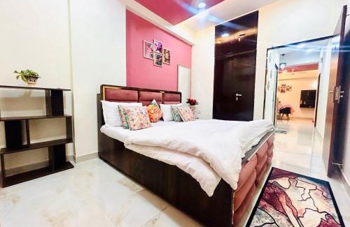 Malviya Nagar Apartment | 3BHK Airport Abode Apartment With Netflix and Prime