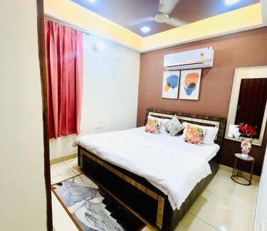 Malviya Nagar Apartment | 3BHK Airport Abode Apartment With Netflix and Prime