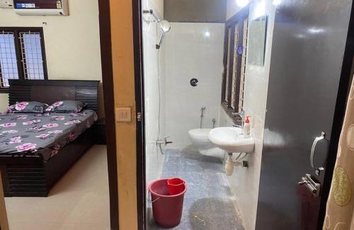 Adyar House | 3BHK Spacious Entire home available