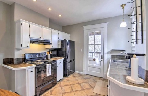 Tyler Park House | 3BR/1.5BA Home w/Relaxing HOT TUB in Popular Area