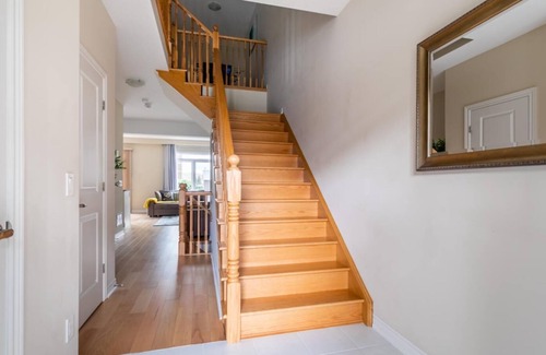 Stoney Creek House | 3BR 2.5BA Townhome 1 min to the Beach. BBQ.Parking