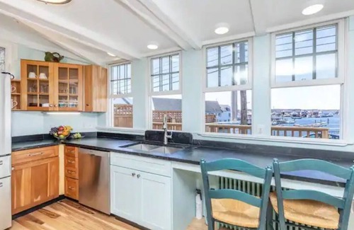 Gloucester House | 3BR/2 BA Harborside Home · Fenced Backyard+Grill · Ocean Views