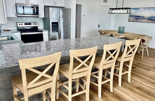 Destin Condo | 3BR/2BA | Beach | Heated Pool | Snowbird Discount