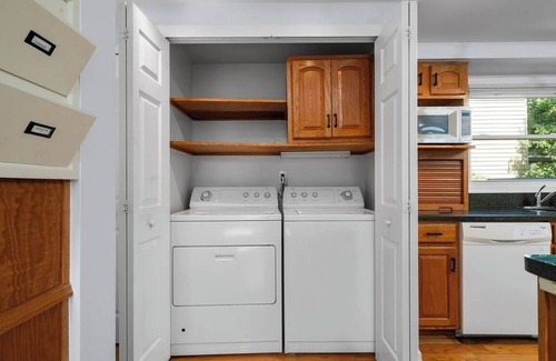 Saline House | 3BR 2BA Downtown Saline Home Near Ann Arbor & U of M Big House