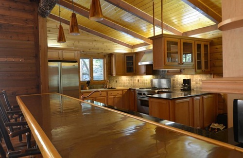 Sapphire House | 3BR/2BA Lake Front Home With Oversize Great Room And Covered Outdoor Porch